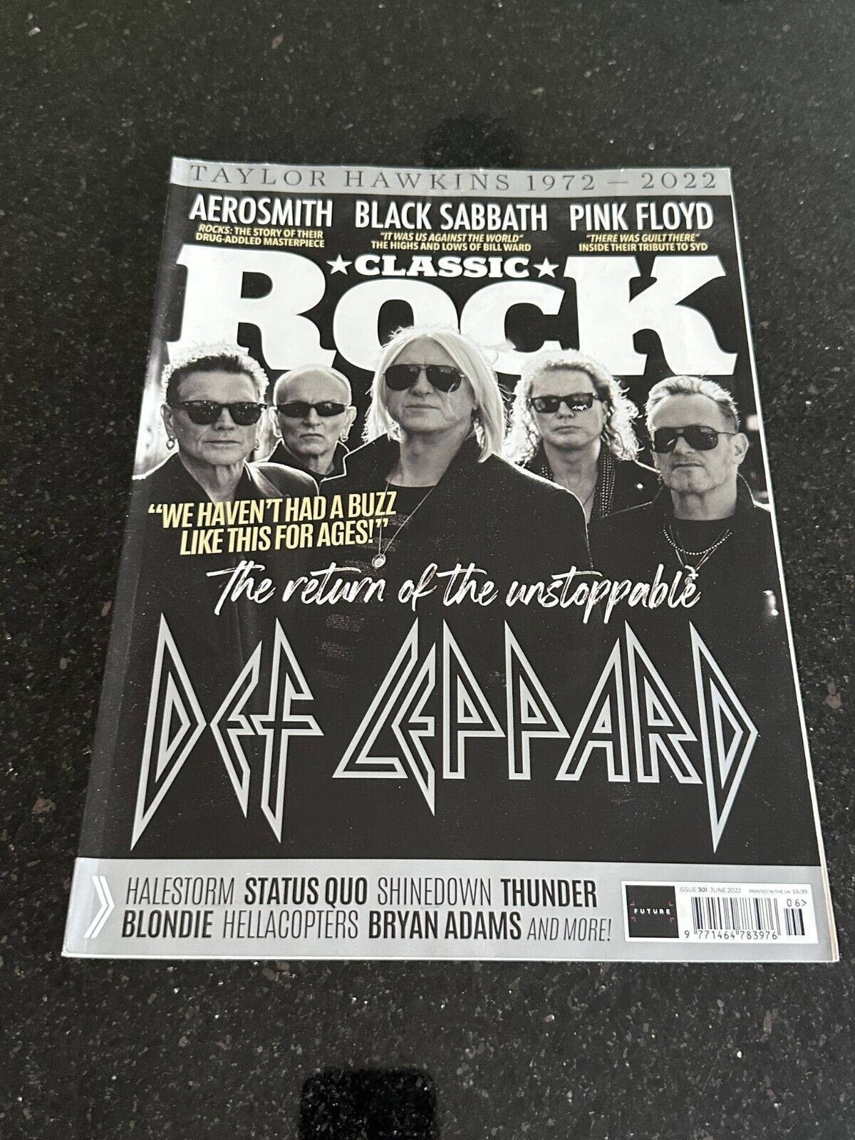 Classic Rock Magazine Issue 301 - June 2022 - Def Leppard